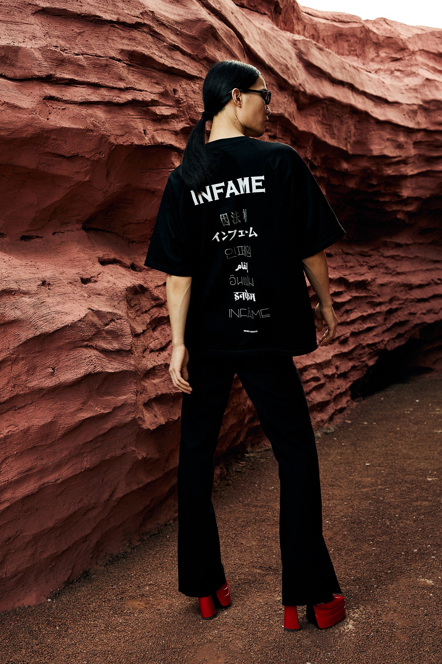 L'INF 8 Script Oversized T-shirt