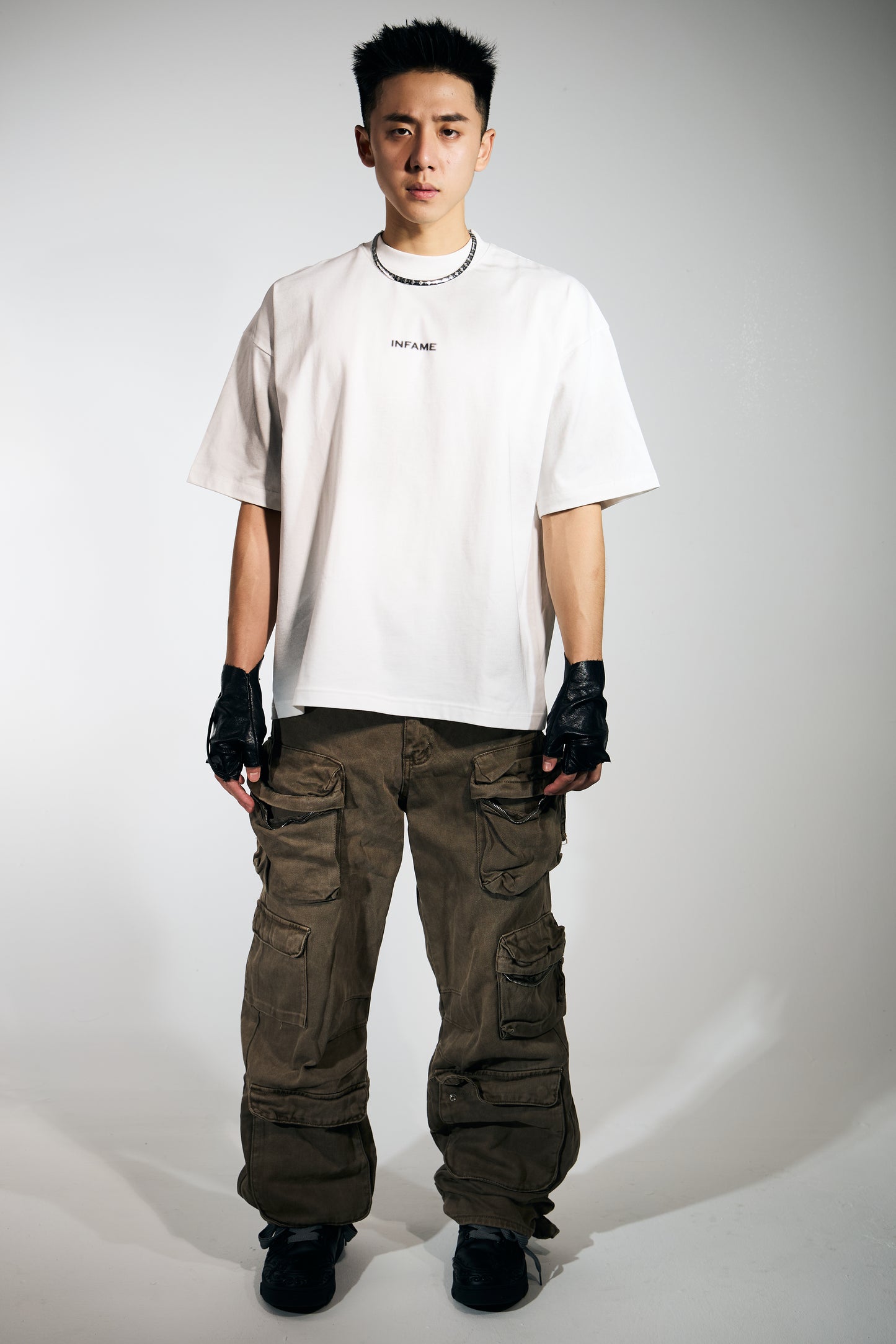 La Signature Blanche Oversized T-shirt