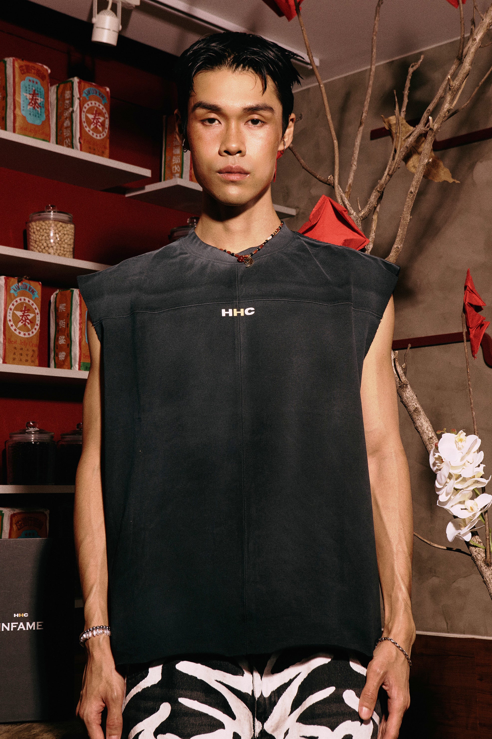 INFAME x HHC 슬리브리스 탱크탑