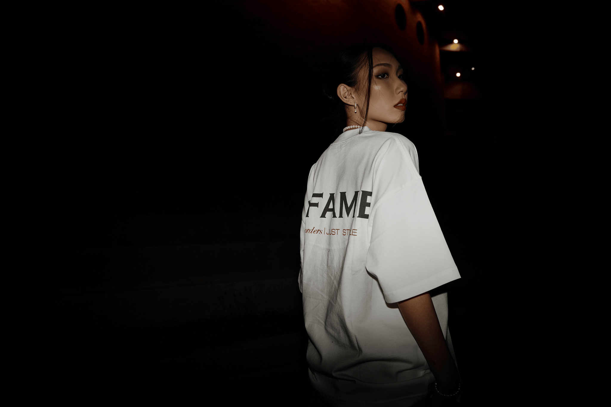 La Signature Blanche Oversized T-shirt